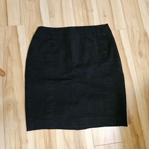 Banana Republic Pencil Skirt in Size 2